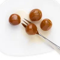 Albicocche intere in sciroppo leggero